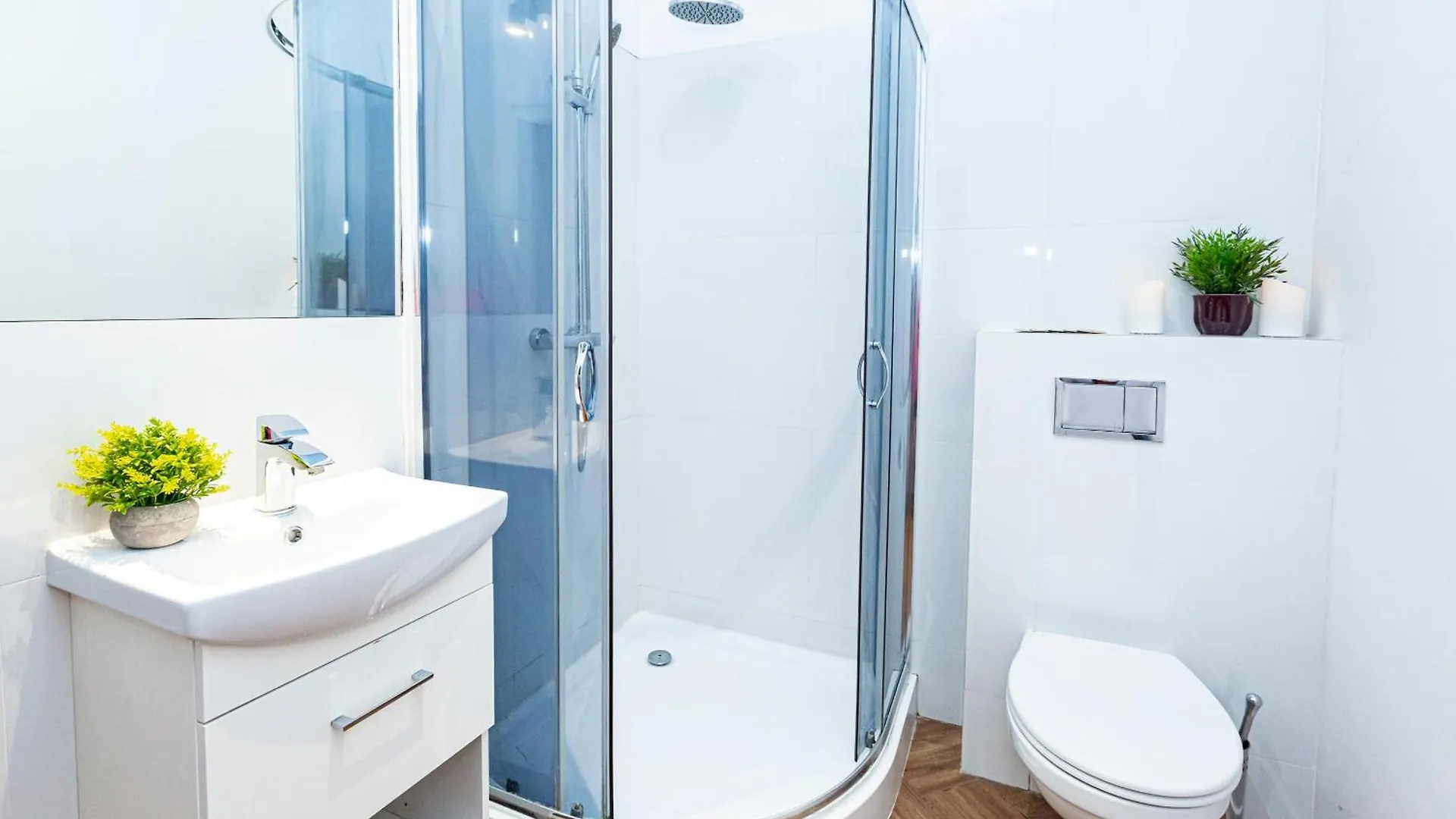 Apartament Wspolna 54A - Bezplatny Parking 450M - Balkon Warszawa