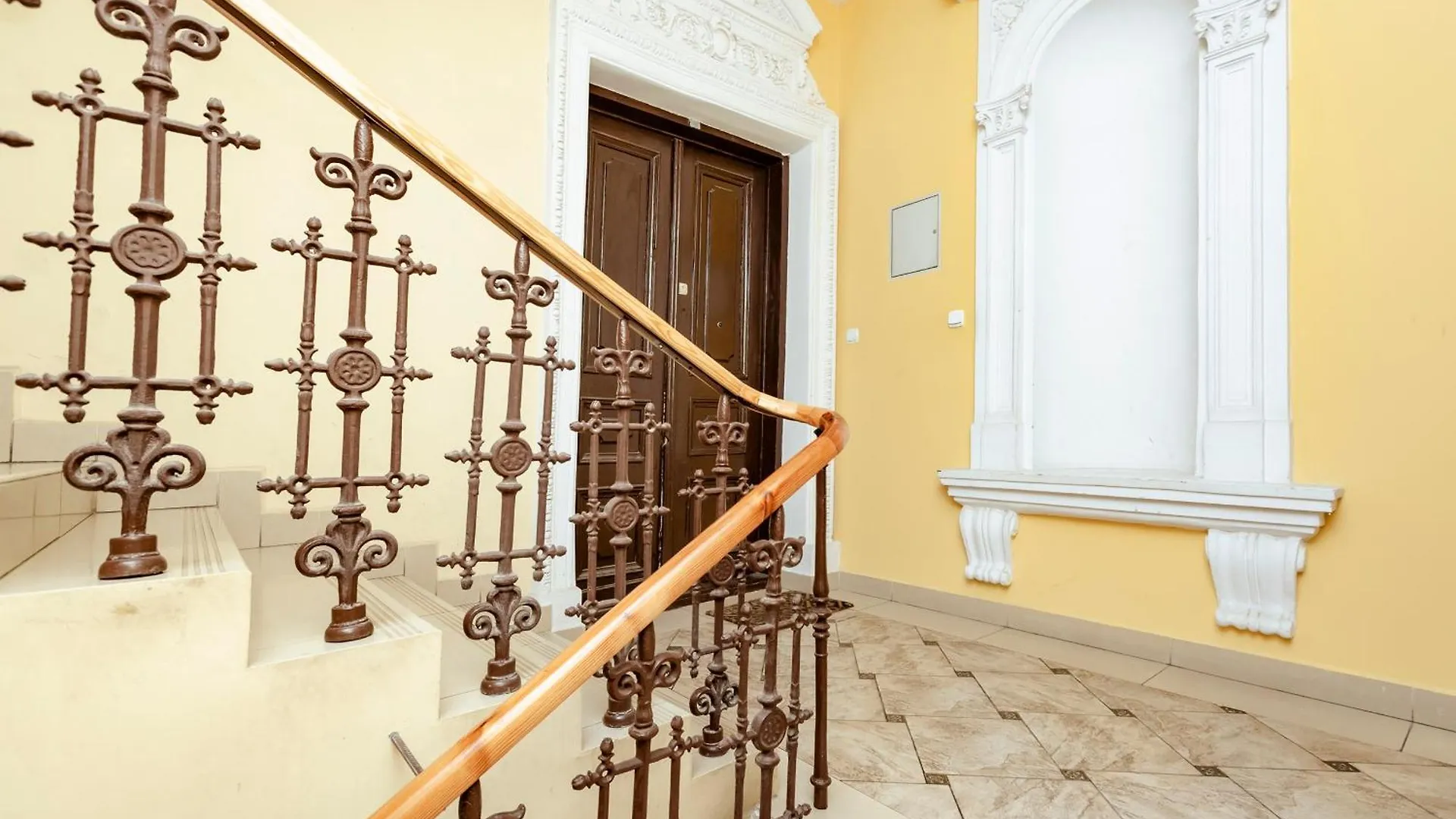 Apartament Wspolna 54A - Bezplatny Parking 450M - Balkon Warszawa
