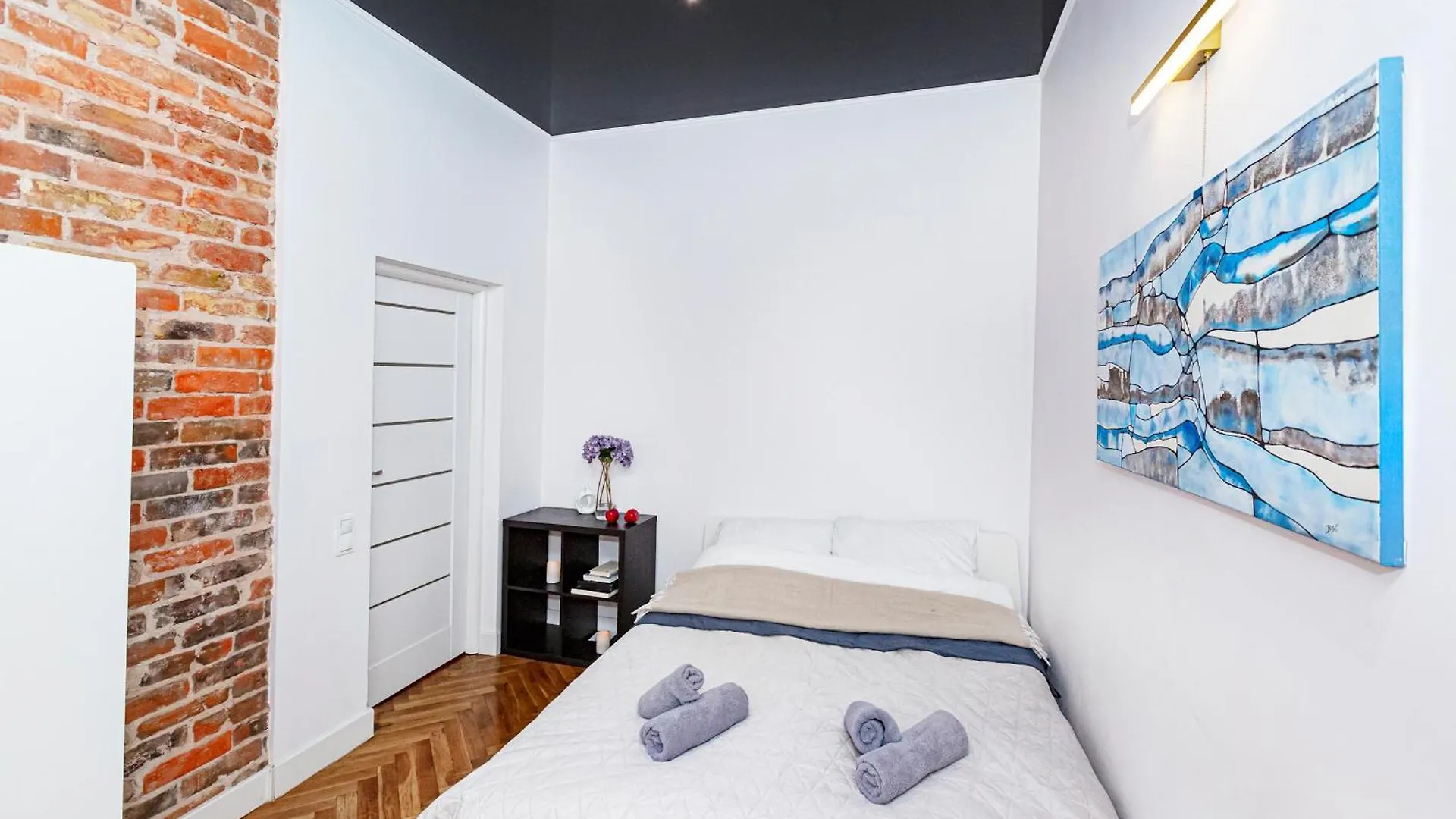 Apartament Wspolna 54A - Bezplatny Parking 450M - Balkon Warszawa 0*,
