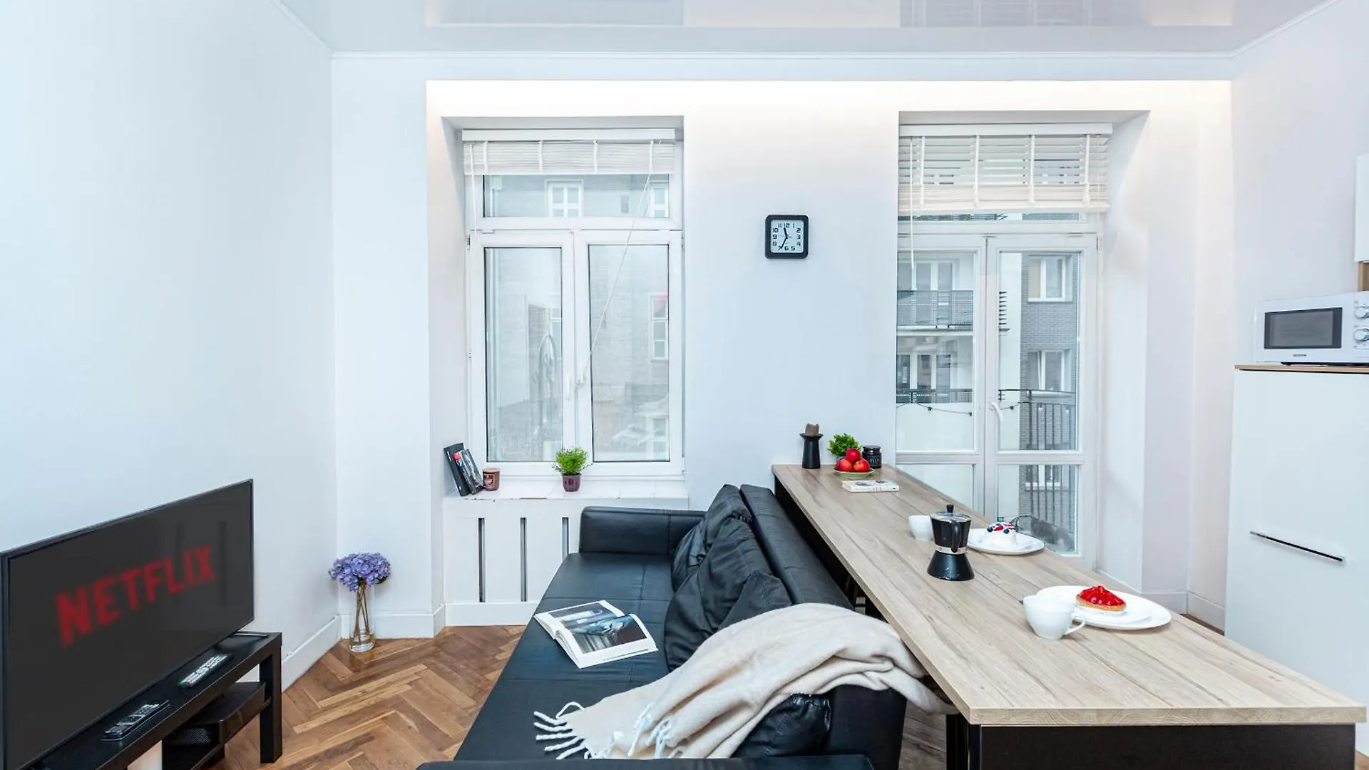Apartament Wspolna 54A - Bezplatny Parking 450M - Balkon Warszawa