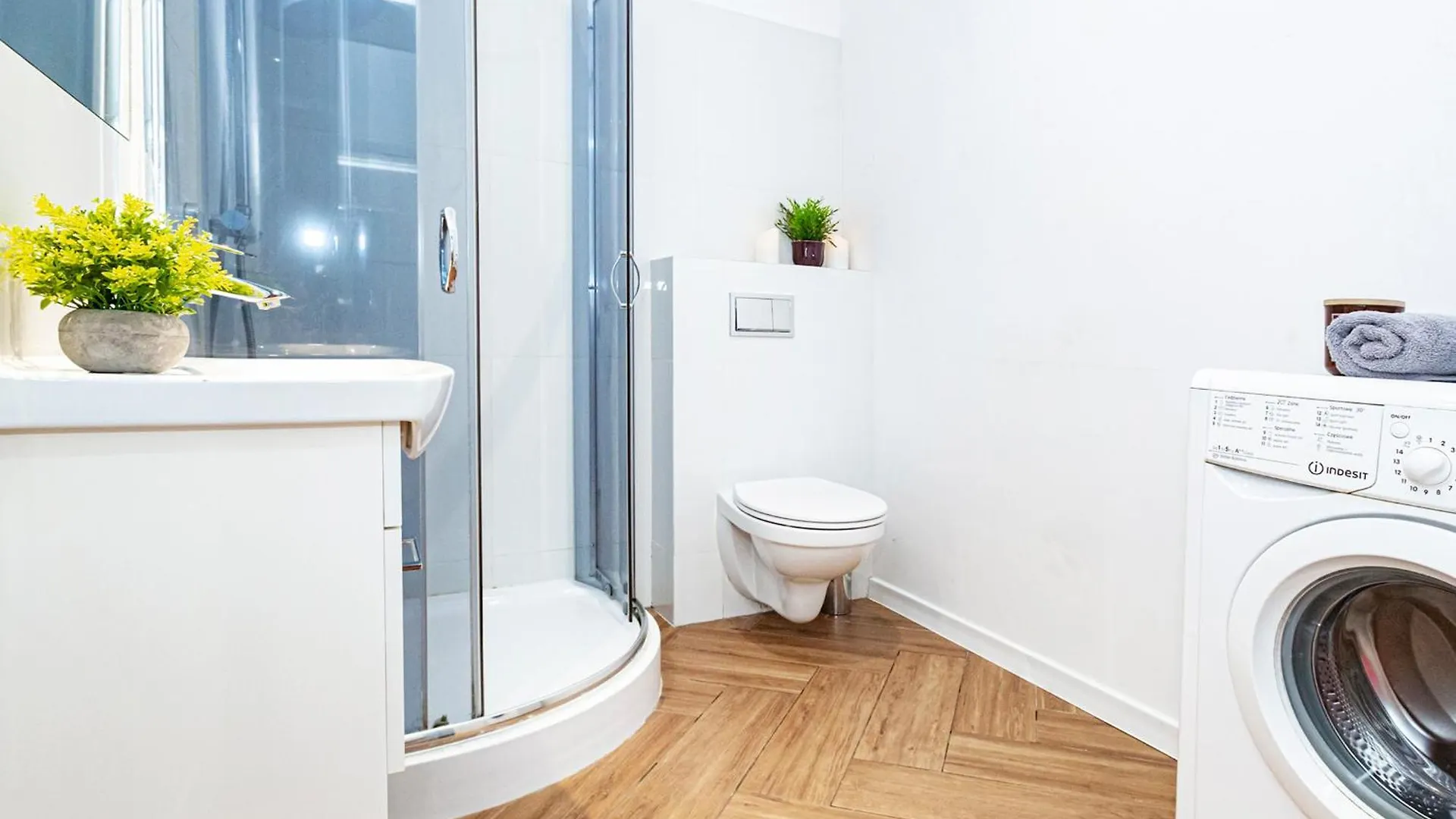 Apartament Wspolna 54A - Bezplatny Parking 450M - Balkon Warszawa Polska