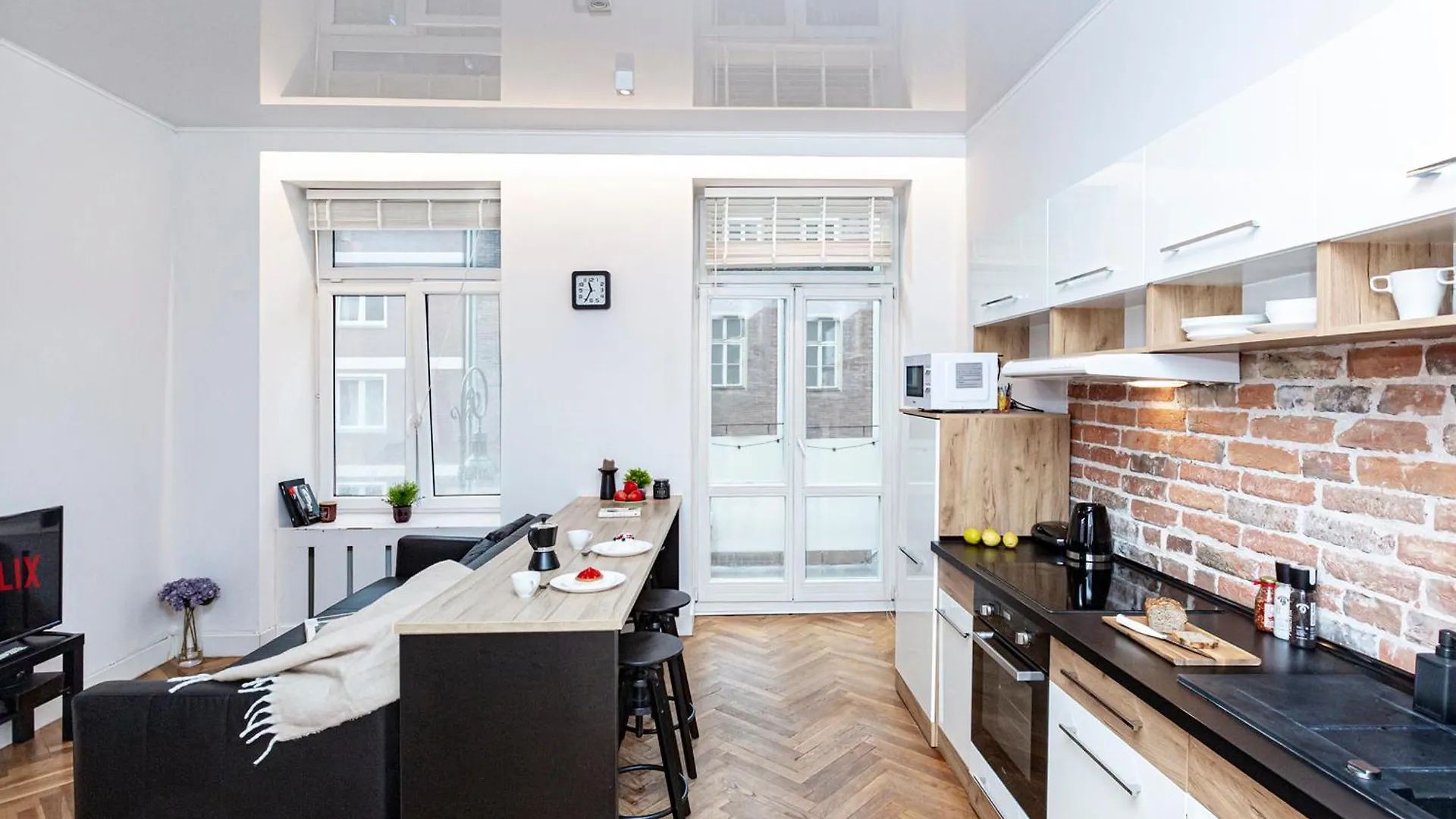 Apartament Wspolna 54A - Bezplatny Parking 450M - Balkon Warszawa
